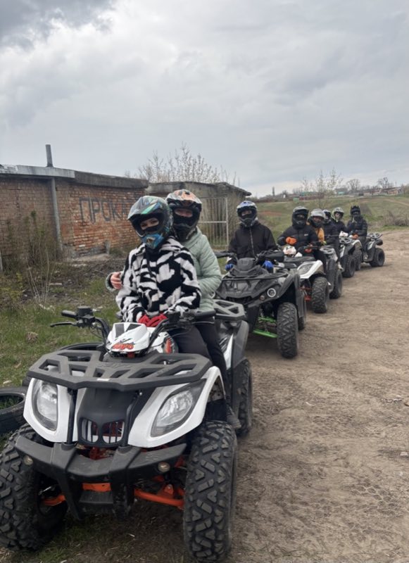 Заїзд на квадроциклах трасою та лісом